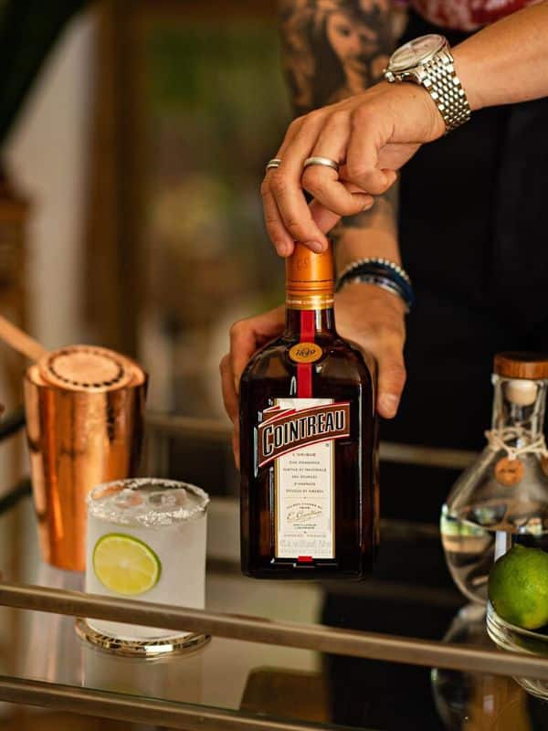 479a1311-ffd8-4a94-9622-37231951ded8.liker-kuantro-cointreau-40-0-5l_4 - Wine